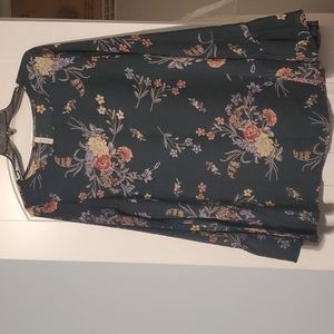 Green floral top